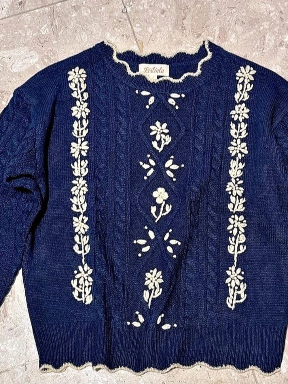 Knit Sweater in Blue with white floral details Size Small